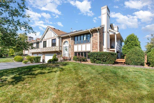 9280 Windsor Pkwy., Tinley Park, IL 60487