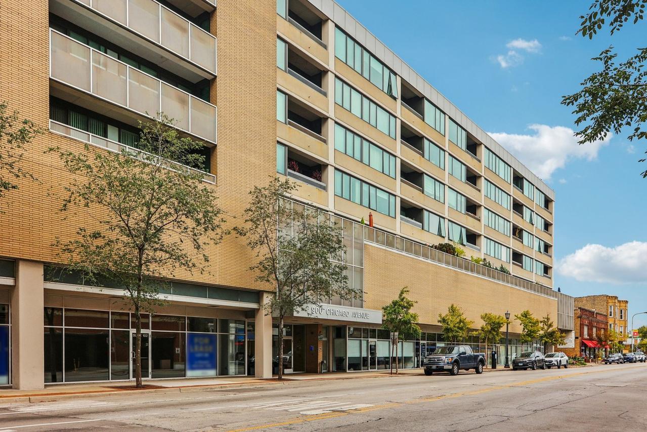 900 Chicago Ave. #416, Evanston, IL 60202