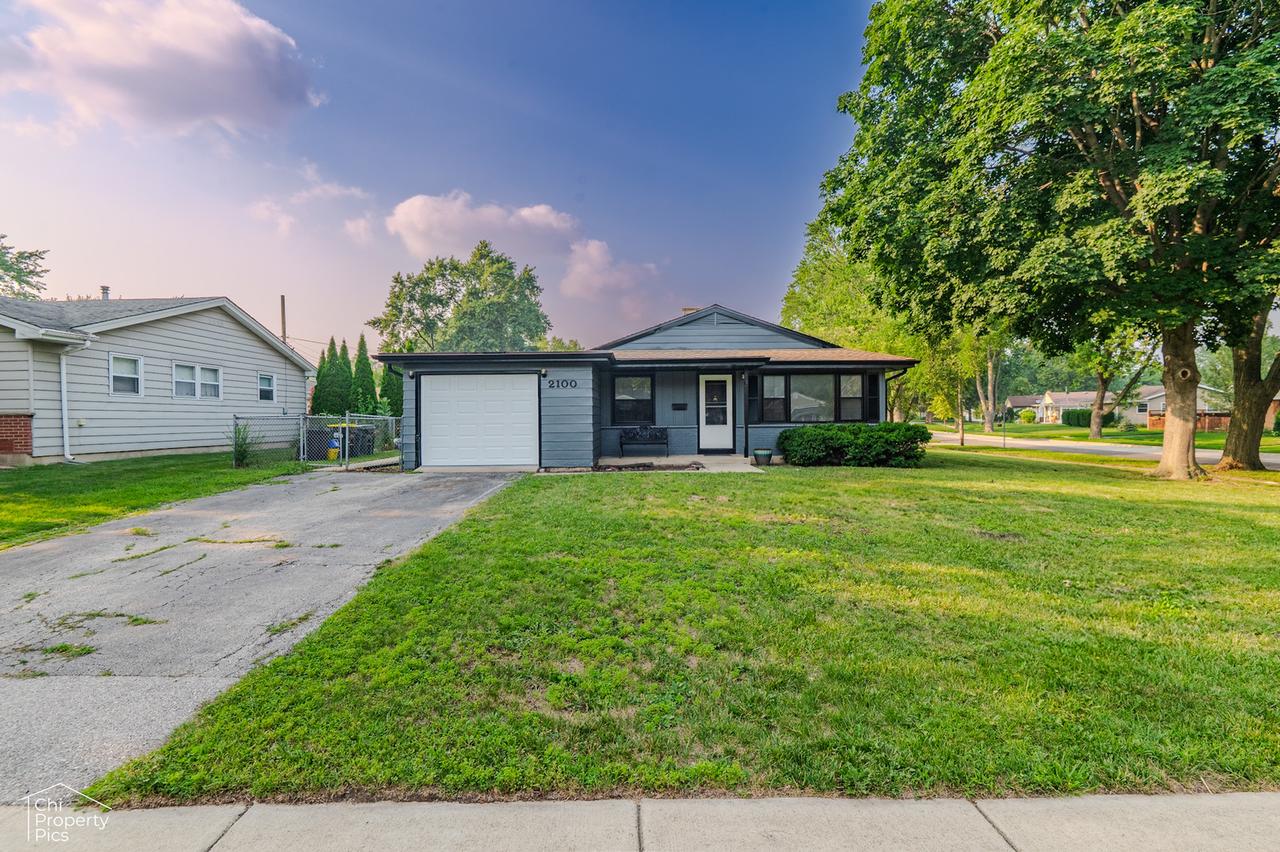 2100 Martin Ln., Rolling Meadows, IL 60008