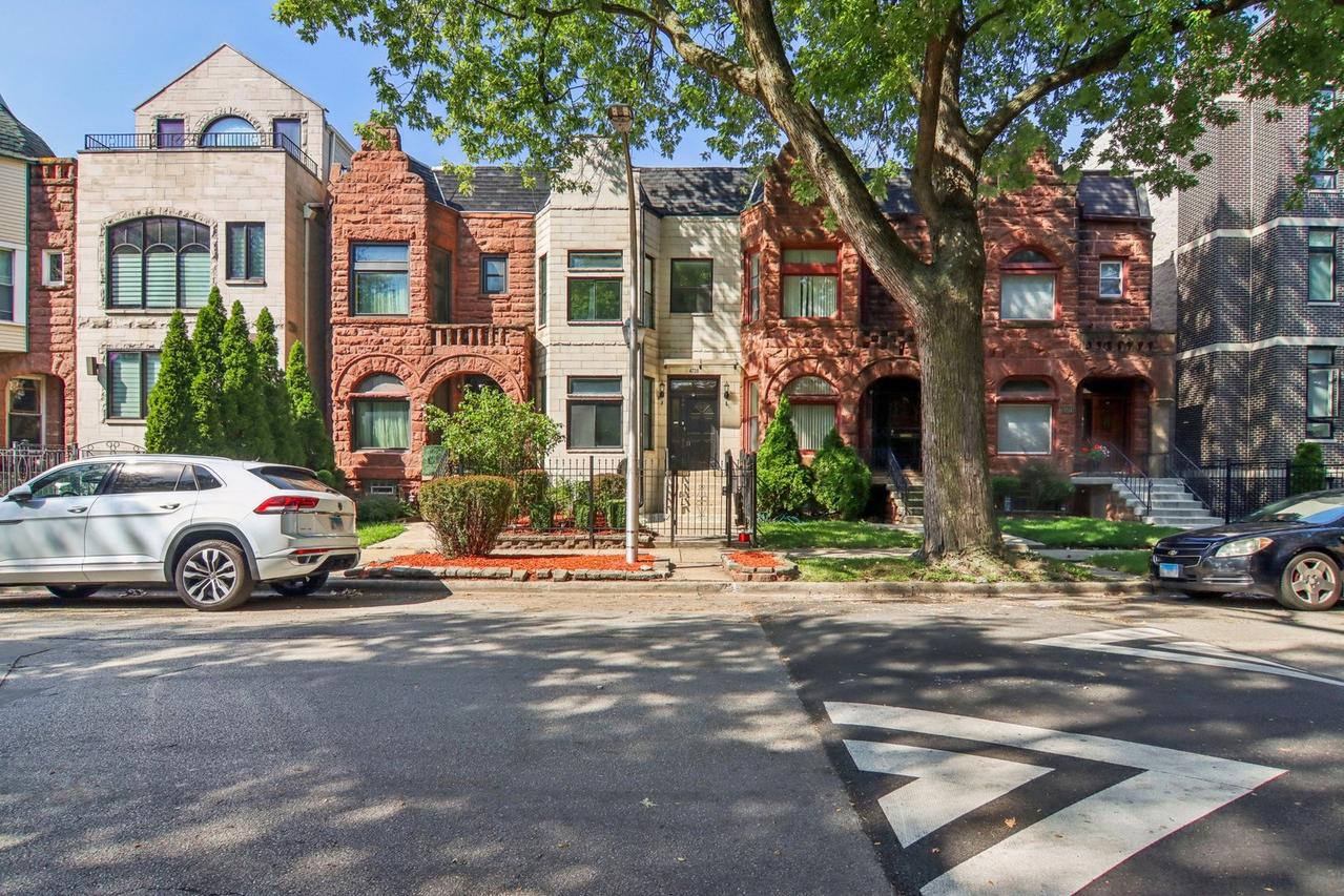 4738 S Champlain Ave., Chicago, IL 60615