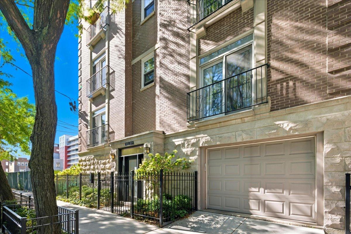1422 N Orleans St. #4S, Chicago, IL 60610