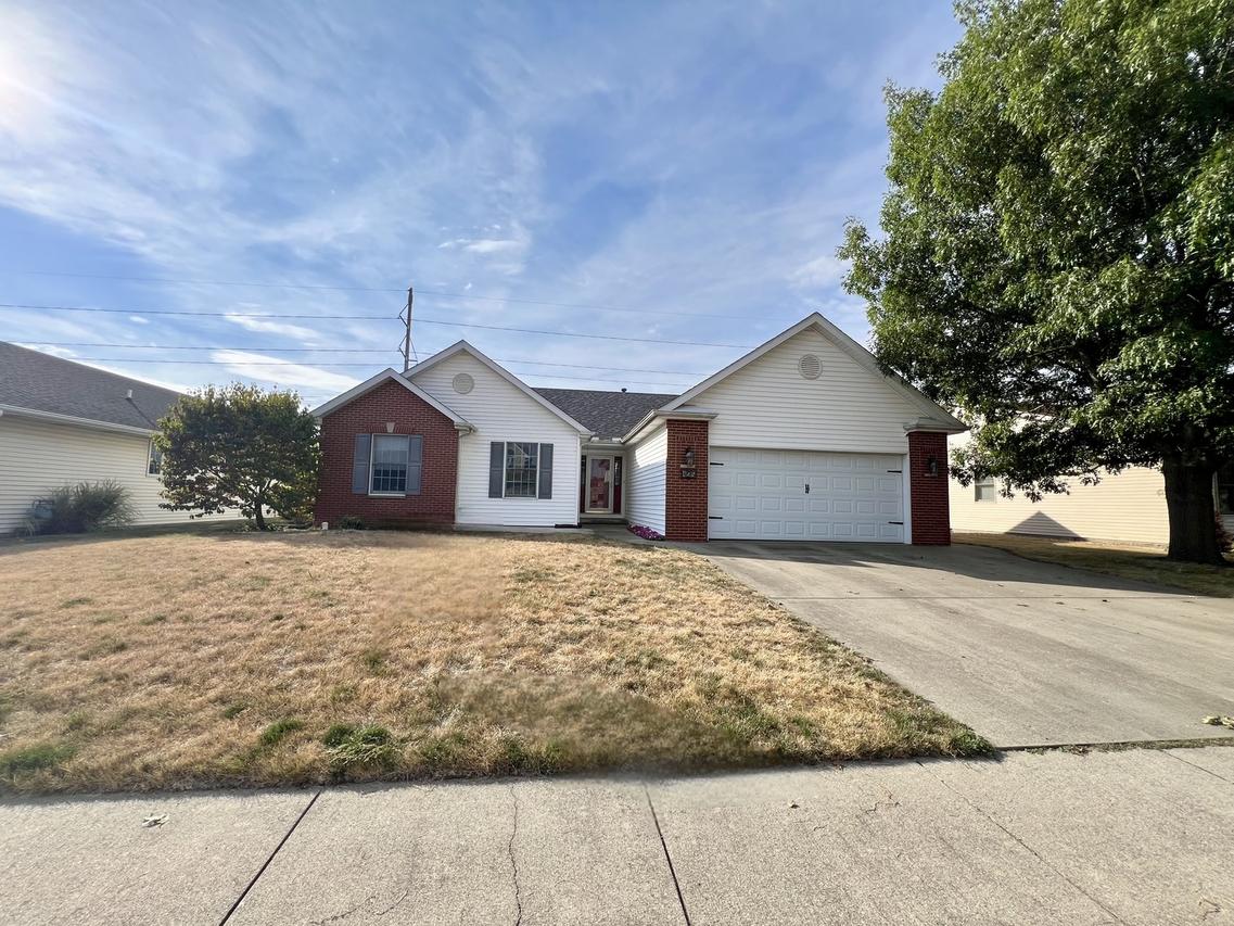 125 Arbor Ln., Mattoon, IL 61938