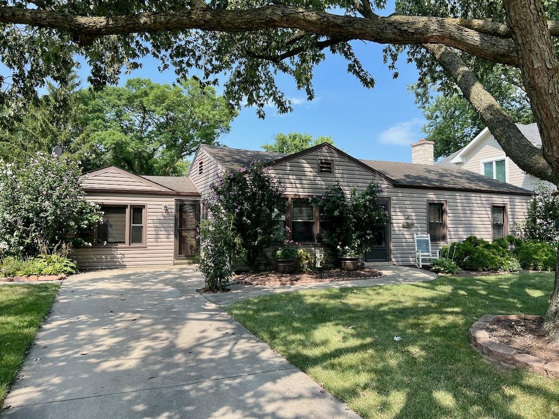 8 Lincoln St., Glenview, IL 60025