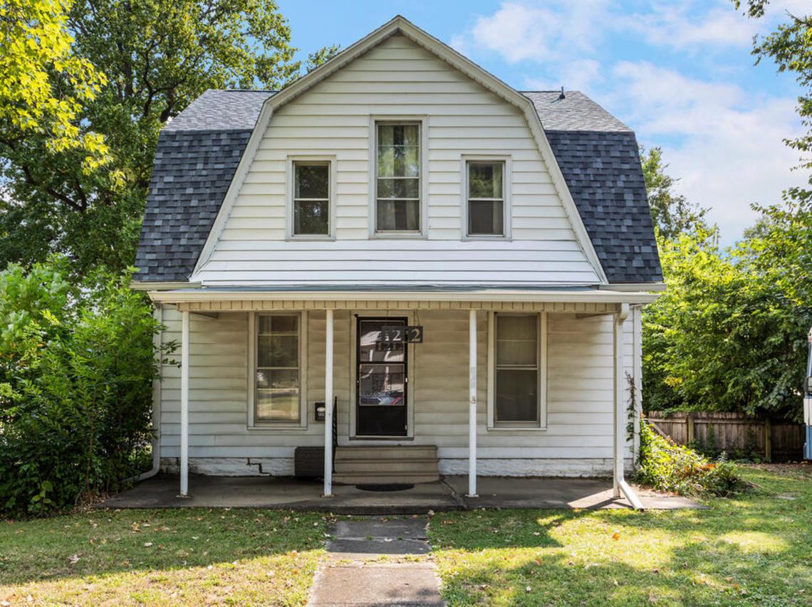 1212 N Walnut St., Champaign, IL 61820