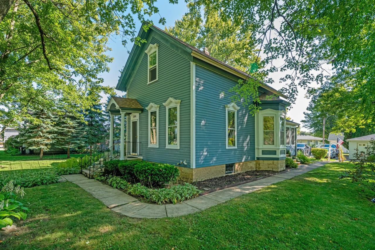 204 Lincoln Ave., Big Rock, IL 60511