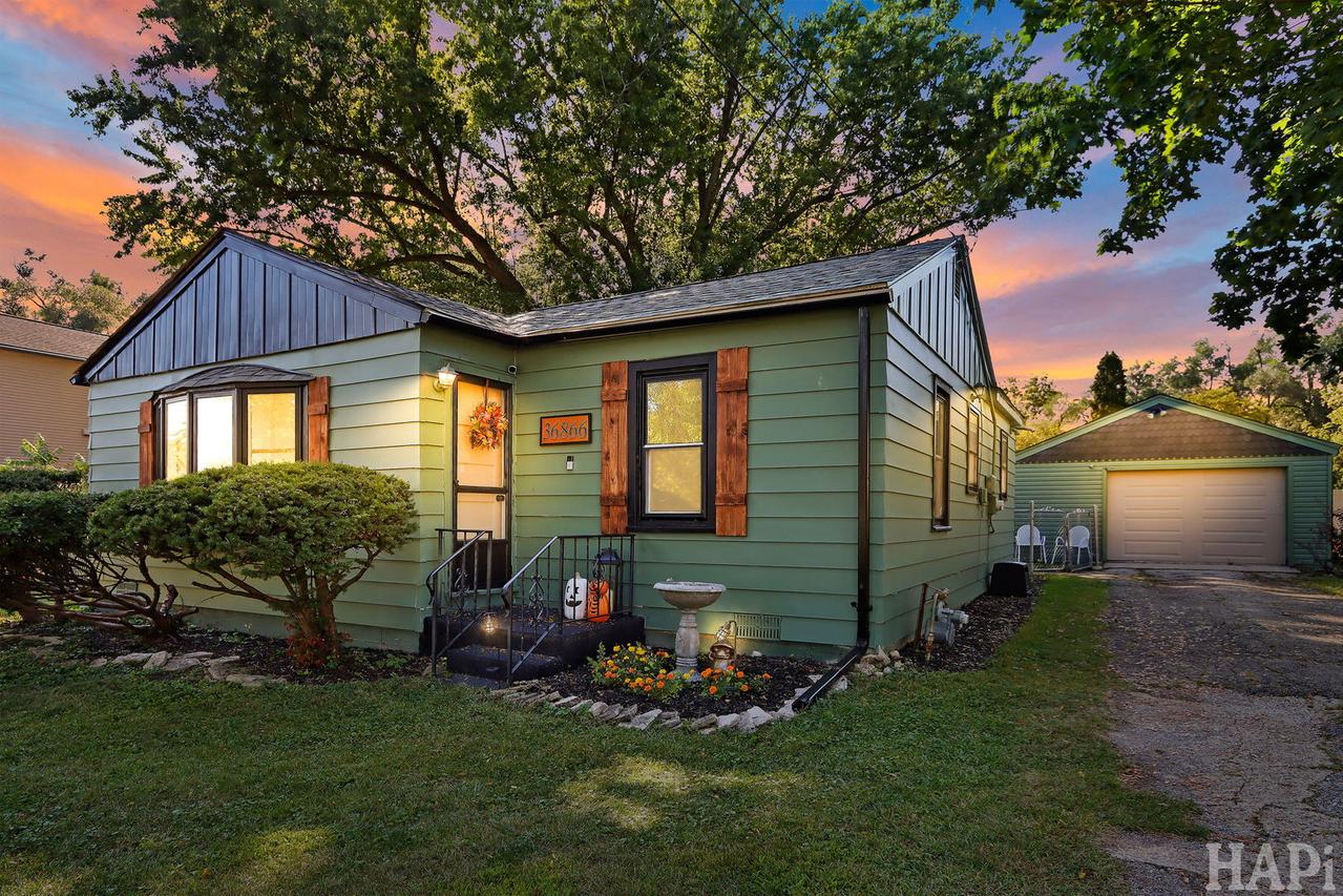 36866 N Nathan Hale Dr., Lake Villa, IL 60046