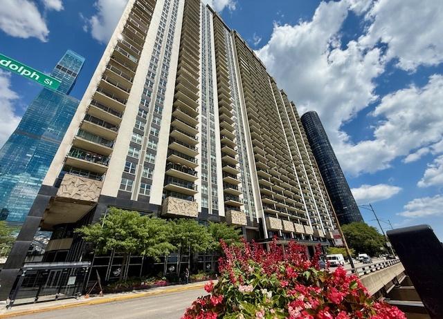 400 E Randolph St. #904, Chicago, IL 60601