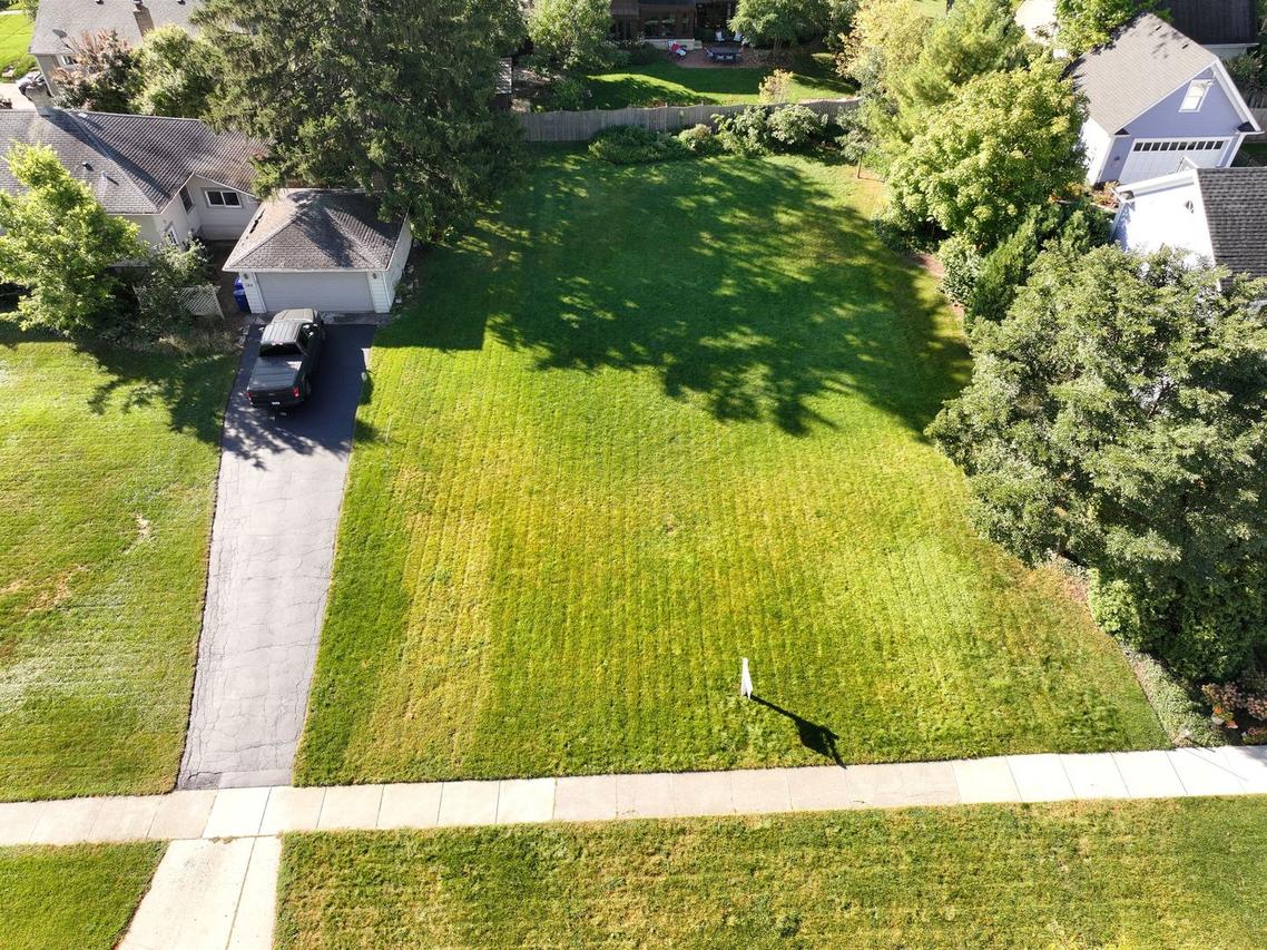 114 W Prairie Ave., Wheaton, IL 60187