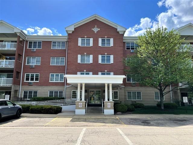 1220 Depot St. #313, Glenview, IL 60025