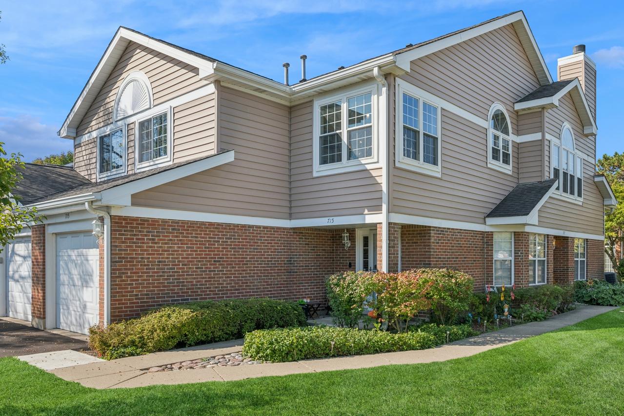 715 W Happfield Dr., Arlington Heights, IL 60004