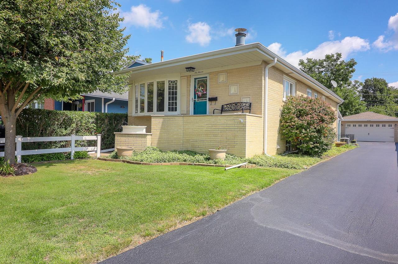 611 Houston St., Lemont, IL 60439