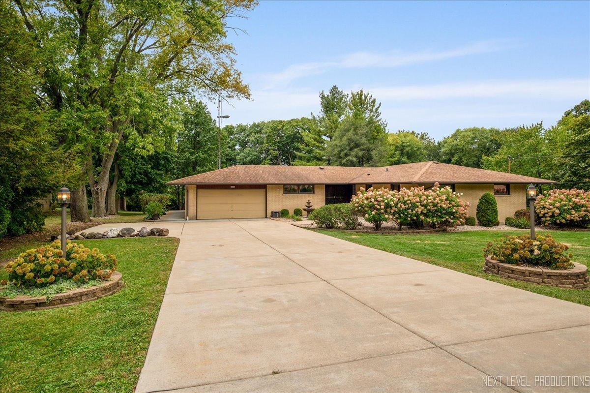 445 Chillem Dr., Batavia, IL 60510