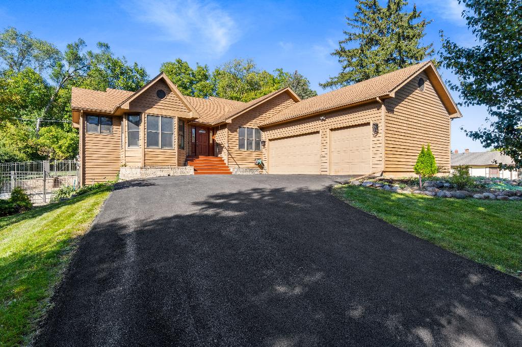 28740 W Bloners Dr., Cary, IL 60013