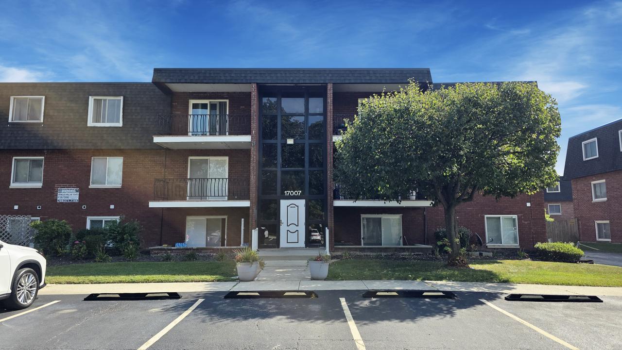 17007 Albany Ave. #T106, Hazel Crest, IL 60429