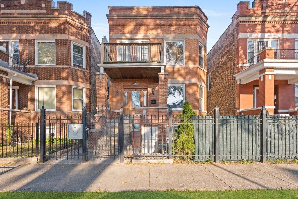 625 N Ridgeway Ave., Chicago, IL 60624