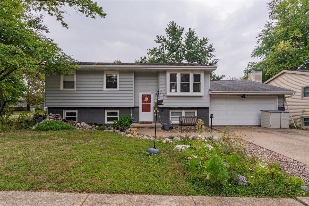 1725 Hoover Dr., Normal, IL 61761