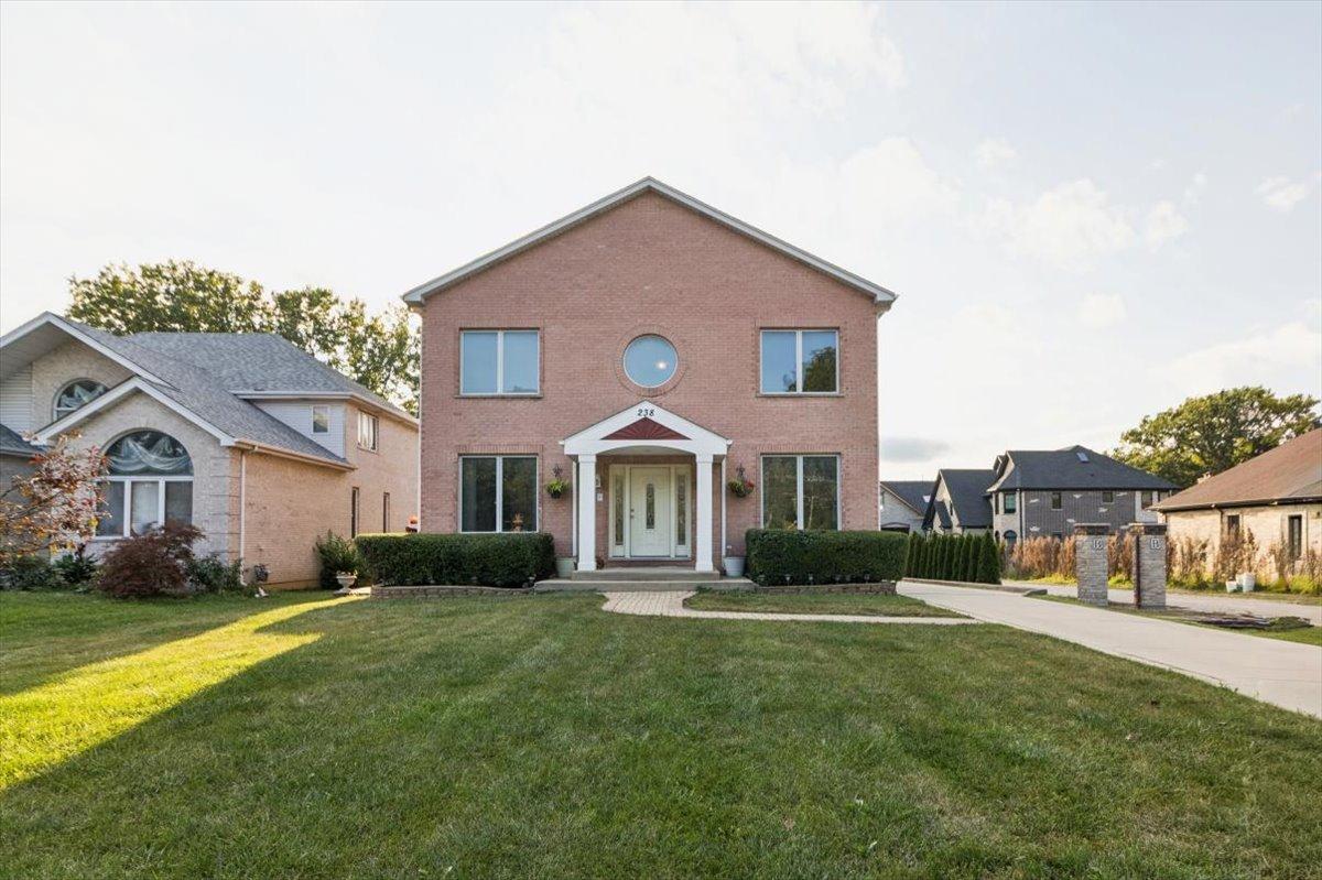 238 Hillcrest Ave., Addison, IL 60101