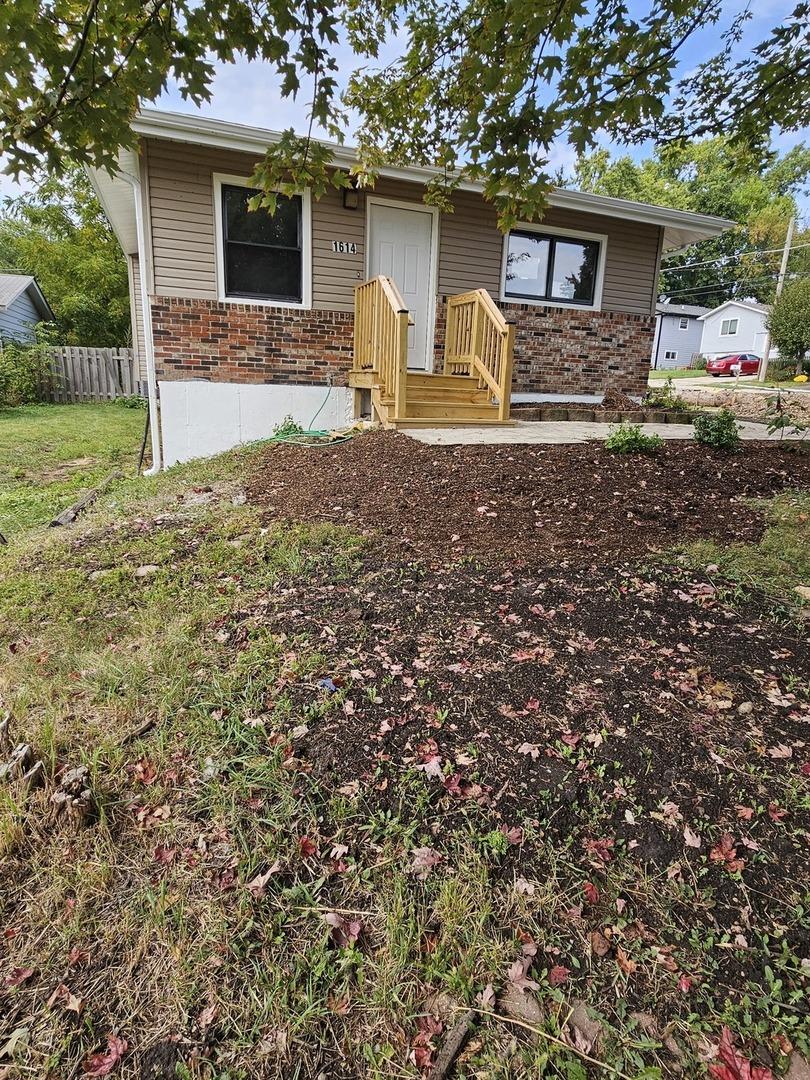 1614 North Ave., Round Lake Beach, IL 60073
