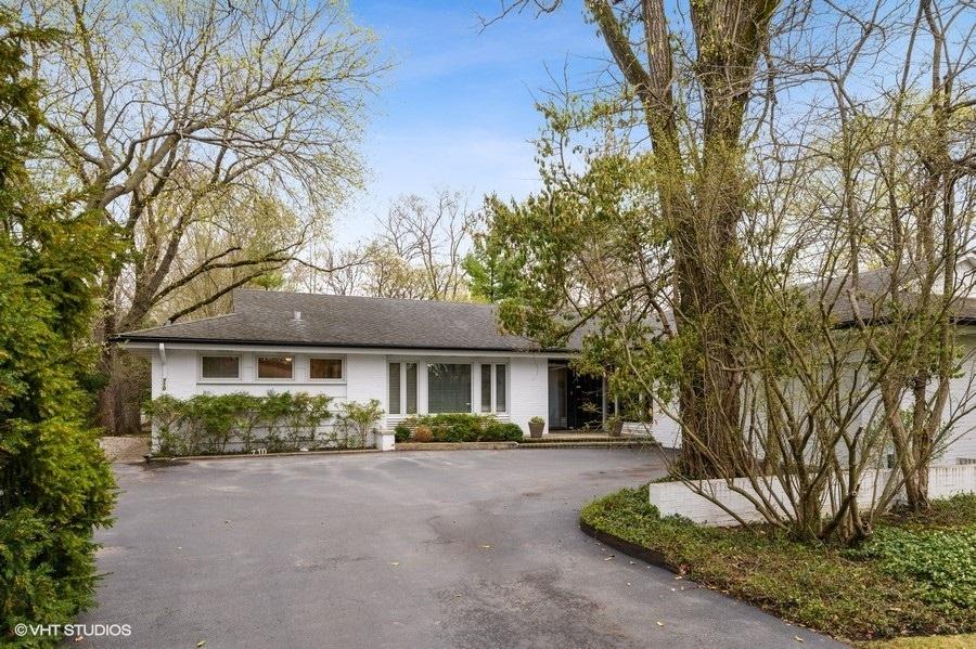 710 Strawberry Hill Dr., Glencoe, IL 60022