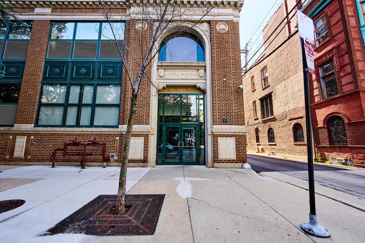 221 E Cullerton St. #617, Chicago, IL 60616