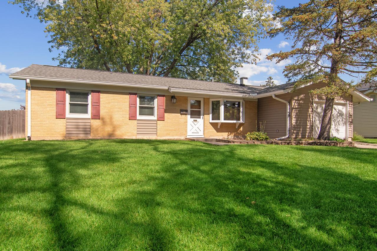 856 E Cooper Dr., Palatine, IL 60074