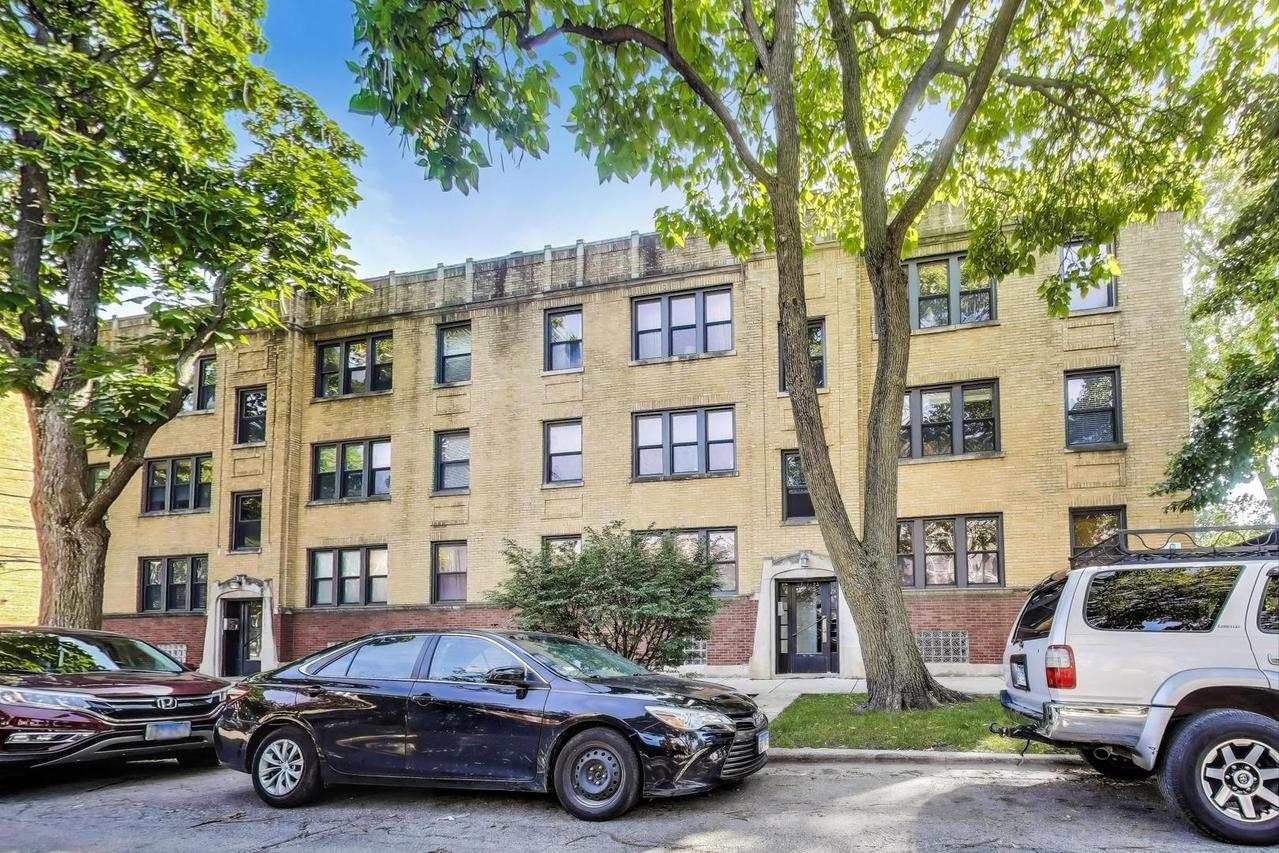 2723 W Wellington Ave. #1, Chicago, IL 60618