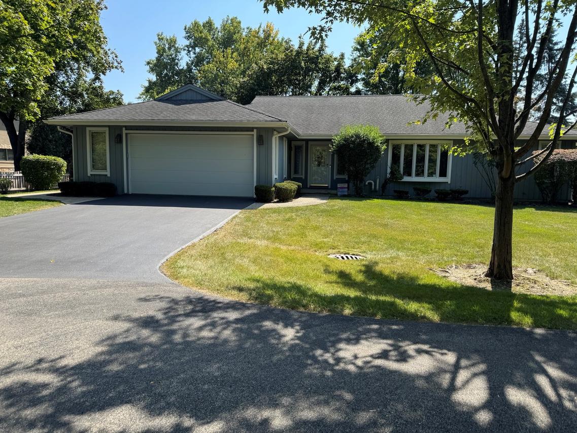 1611 Pfingsten Rd., Northbrook, IL 60062