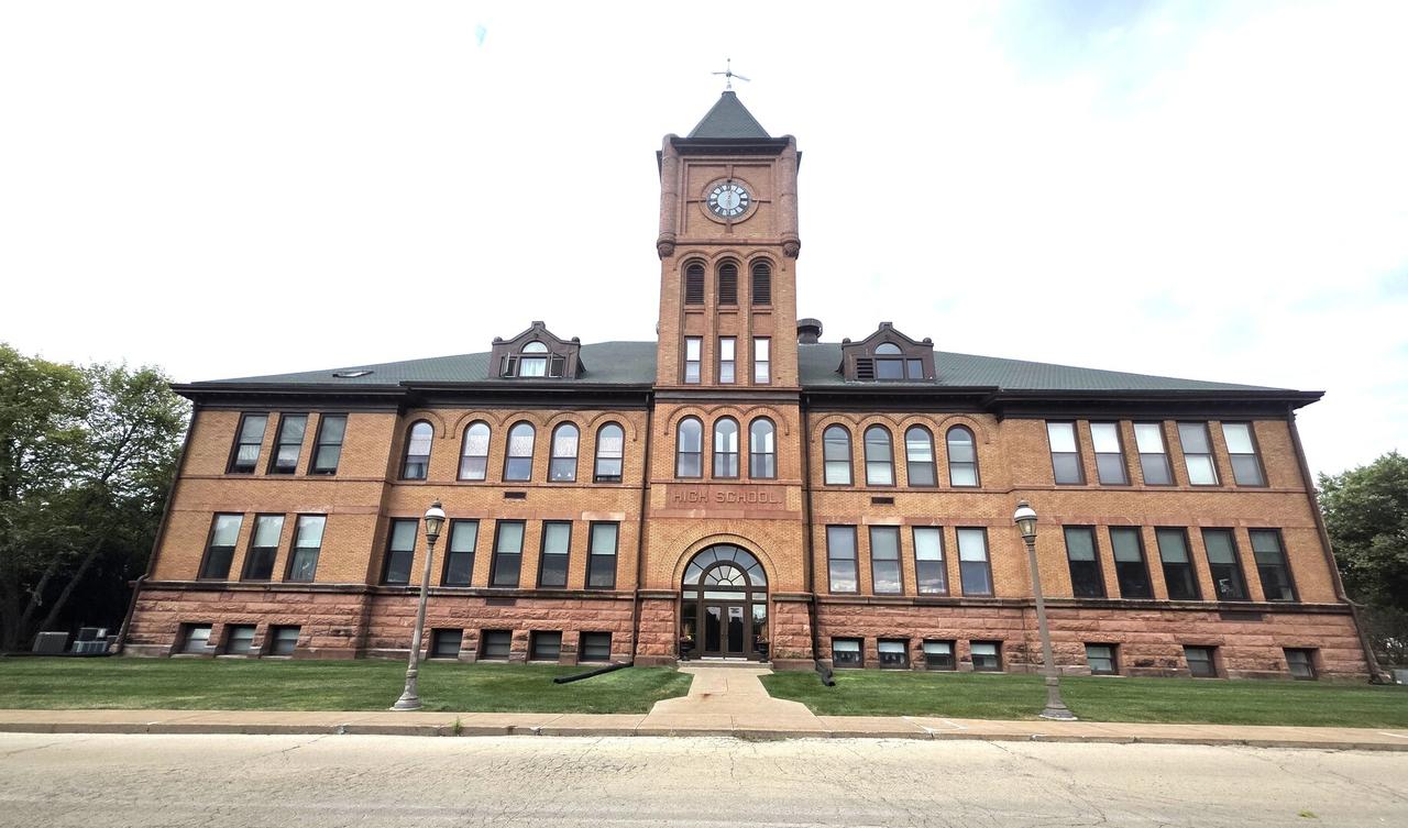 411 S Prospect St. #210, Galena, IL 61036