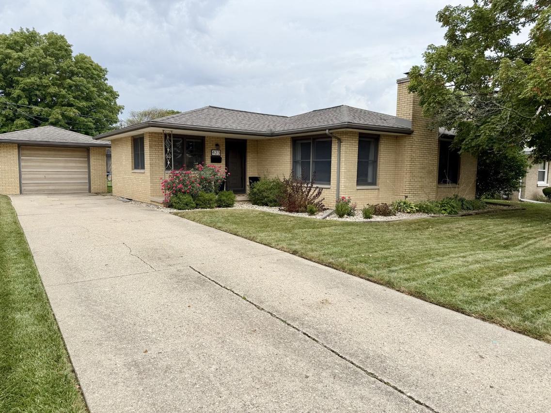 423 Sunset Blvd., Oglesby, IL 61348