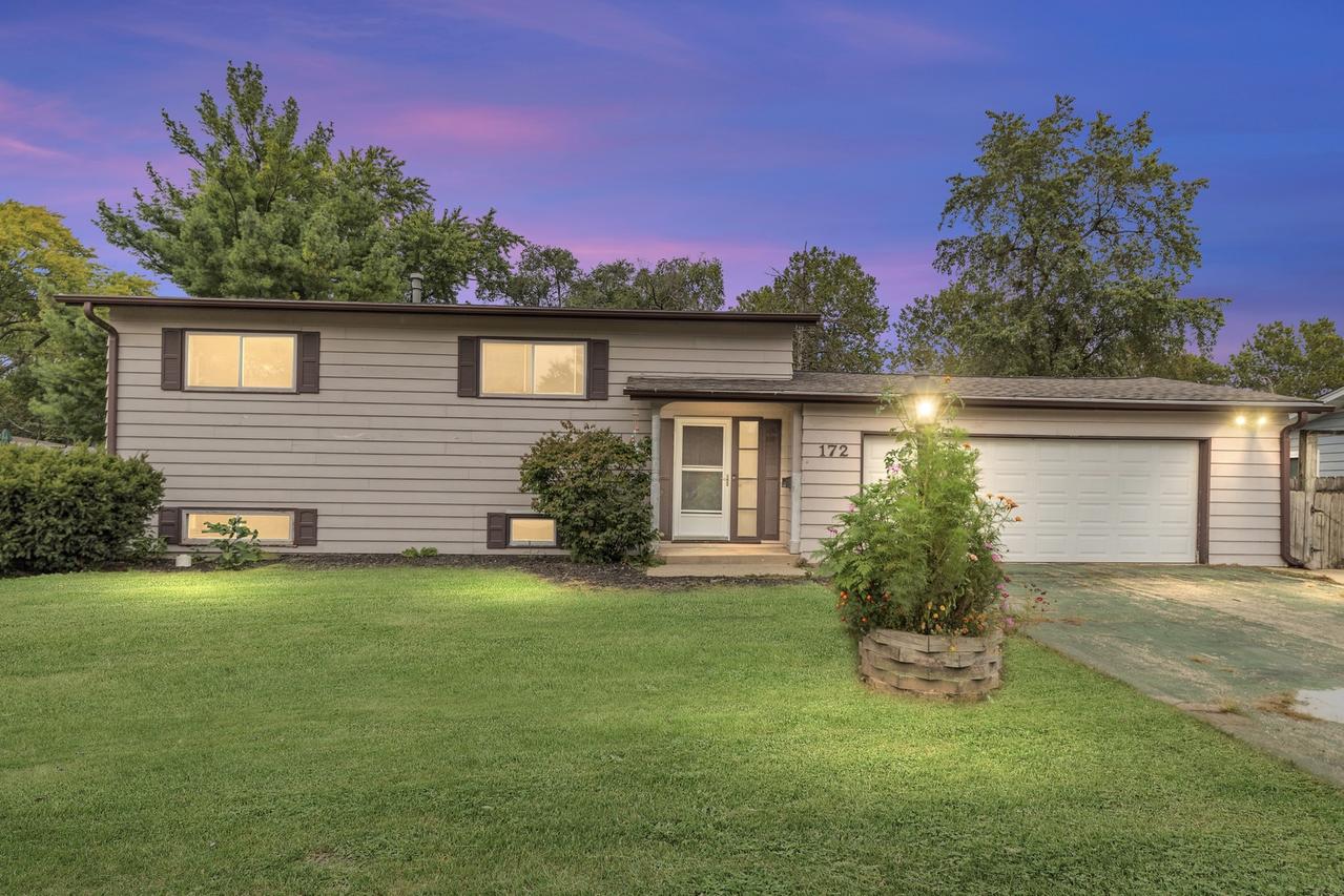 172 Boulder Hill Pass, Montgomery, IL 60538