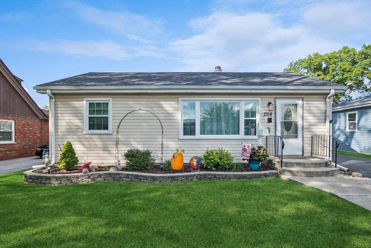 7318 W 113th St., Worth, IL 60482