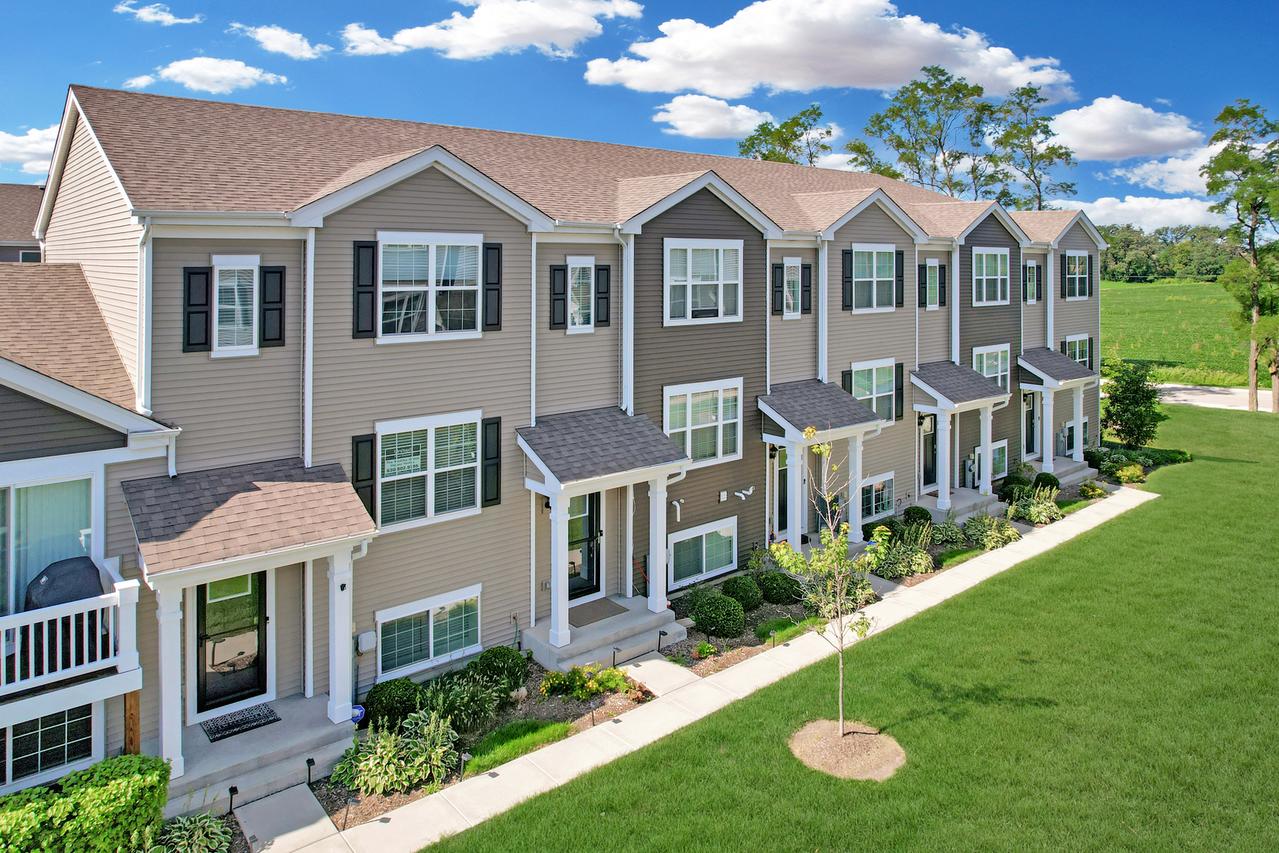 2307 Upland Rd., Pingree Grove, IL 60140