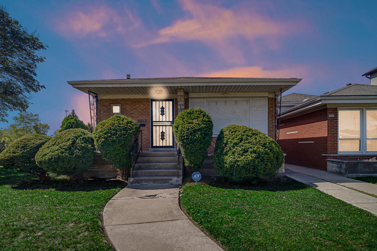 9912 S Prairie Ave., Chicago, IL 60628