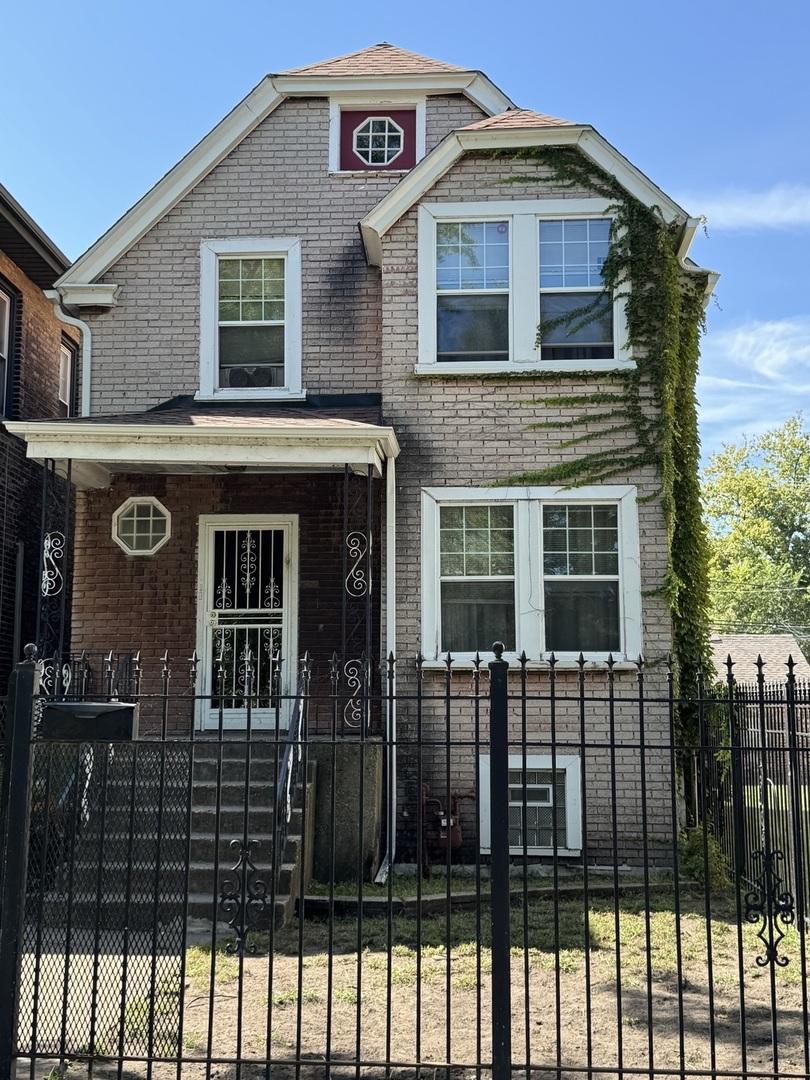 7928 S Brandon Ave., Chicago, IL 60617