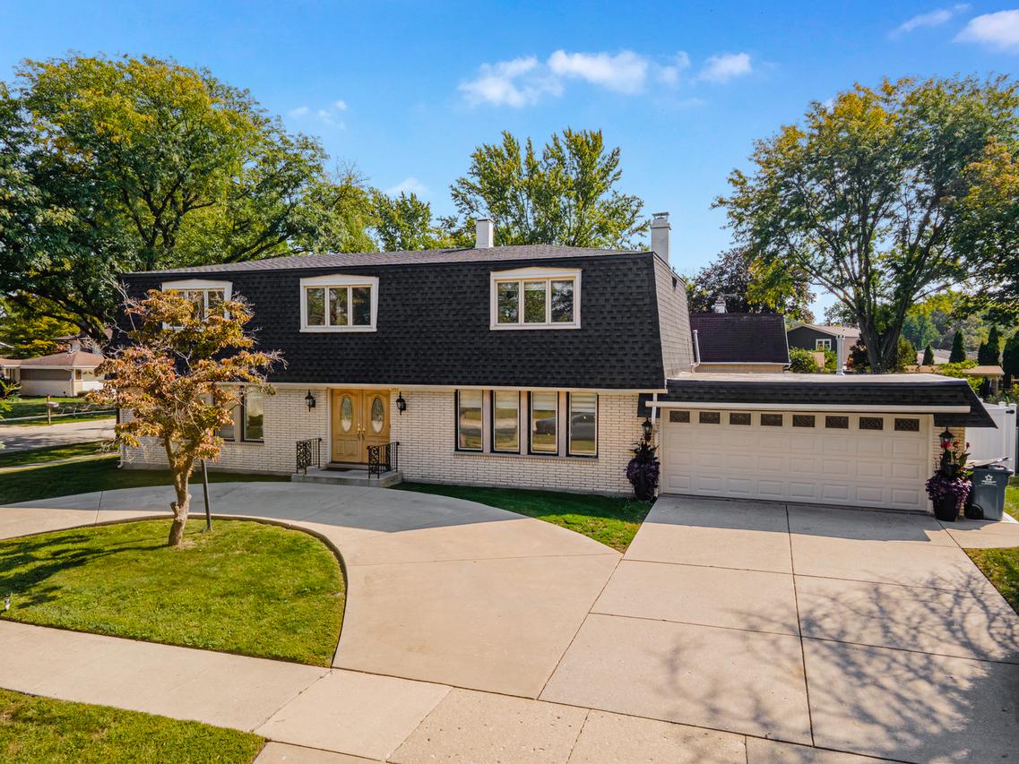 1817 E Maya Ln., Mount Prospect, IL 60056