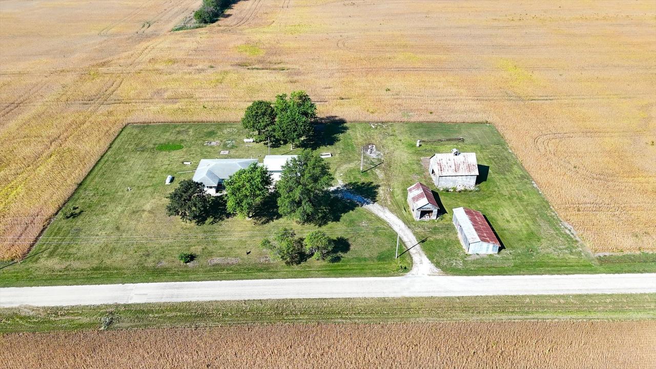 1781 N 1400e, Roberts, IL 60962