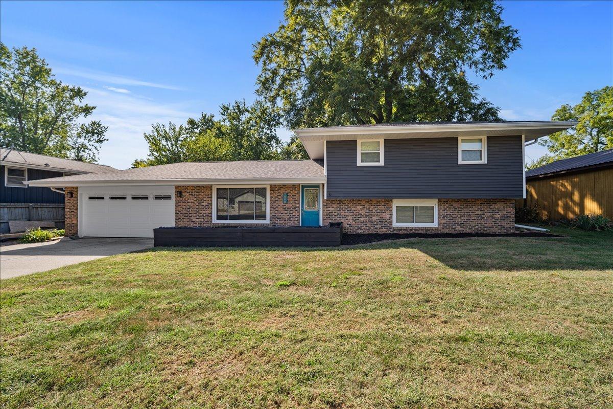 206 N Mclean St., Hudson, IL 61748