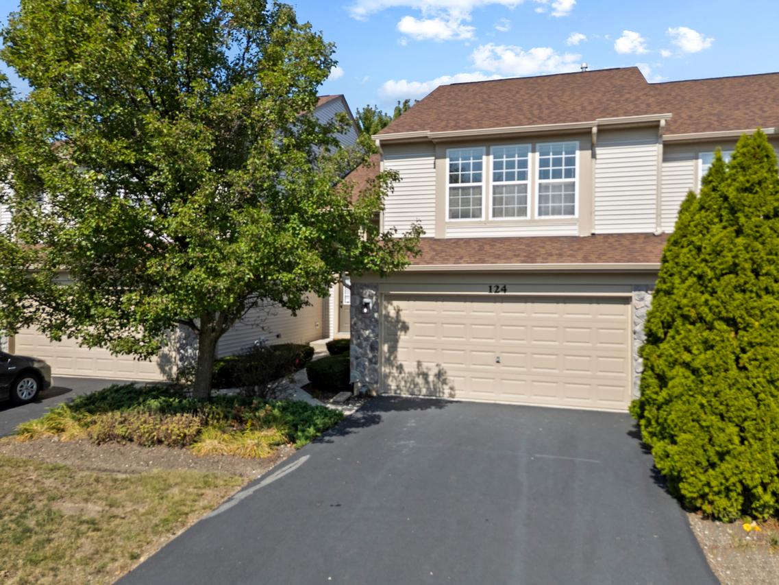 124 W Buckingham Dr., Round Lake, IL 60073