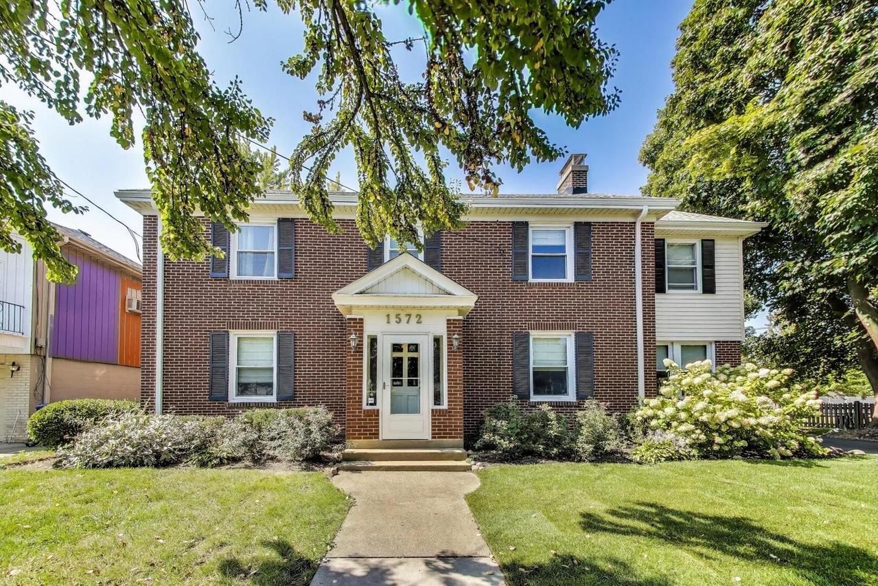 1572 Mcdaniels Ave., Highland Park, IL 60035