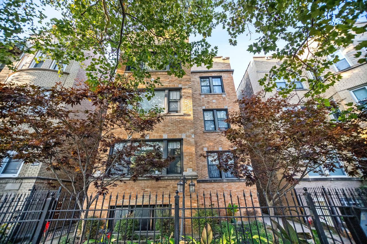 2218 W Thome Ave. #3N, Chicago, IL 60659