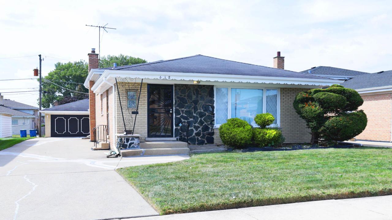 618 Marquette Ave., Calumet City, IL 60409