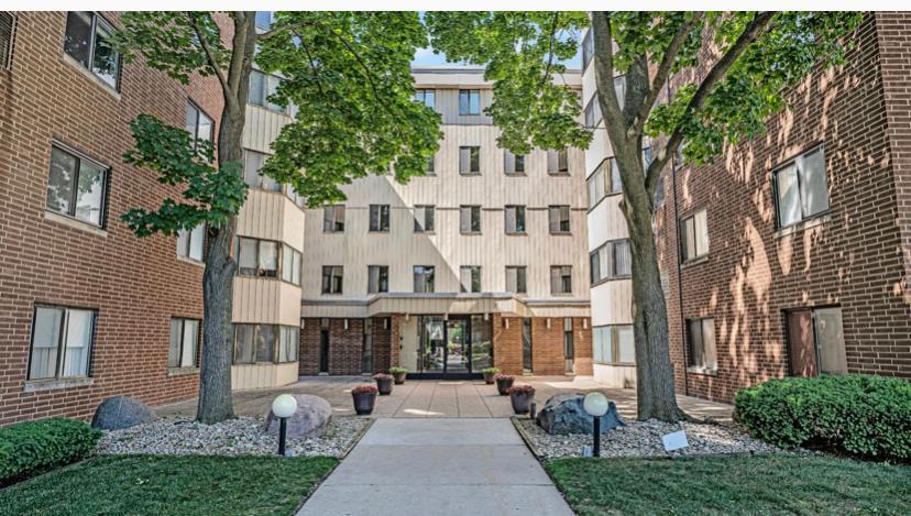 5500 Lincoln Ave. #109, Morton Grove, IL 60053