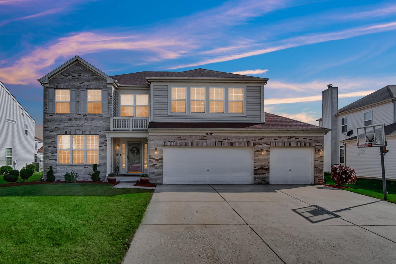 1692 Trails End Ln., Bolingbrook, IL 60490