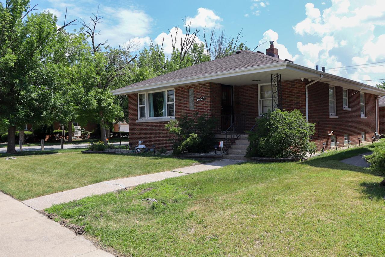 1007 Wentworth Ave., Calumet City, IL 60409