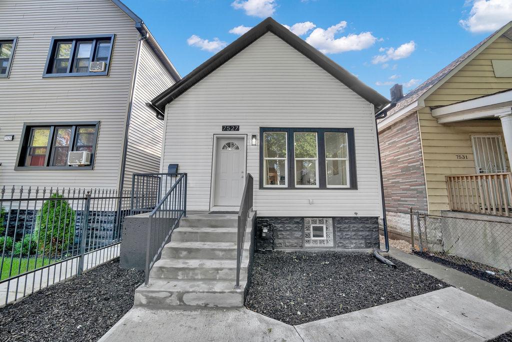 7527 S Ellis Ave., Chicago, IL 60619