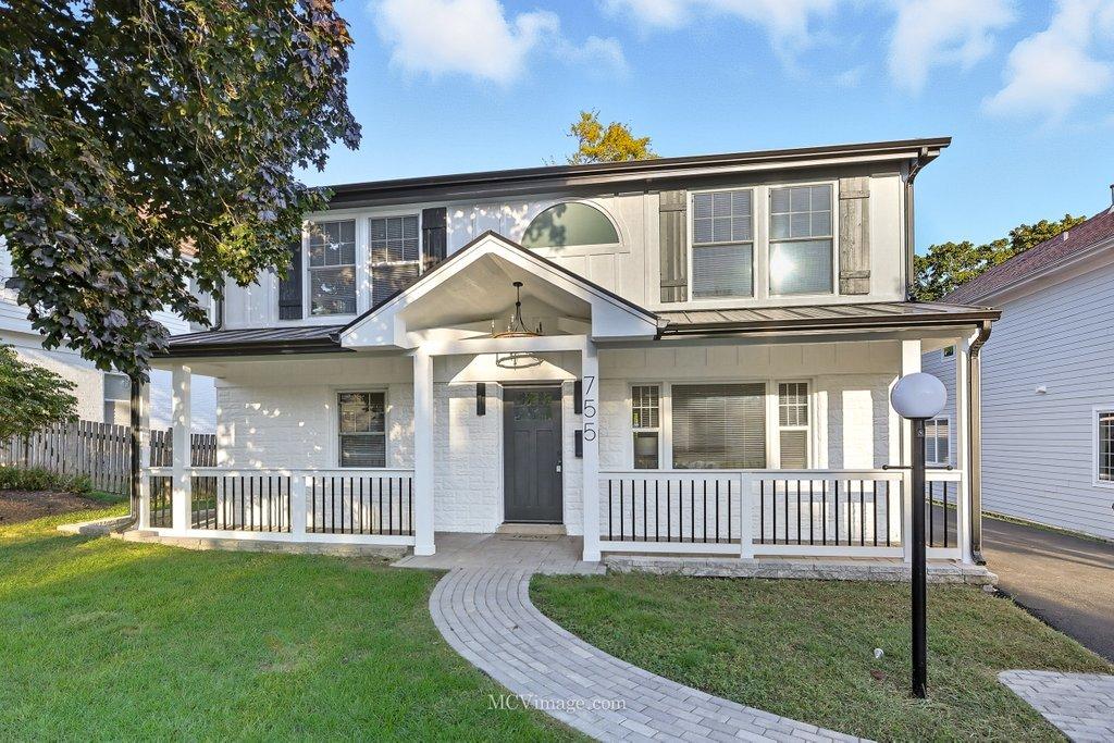 755 Division St., Barrington, IL 60010