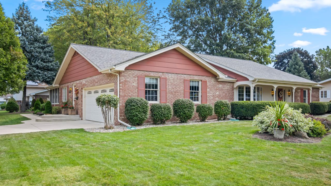 404 E Grand Dr., Bourbonnais, IL 60914
