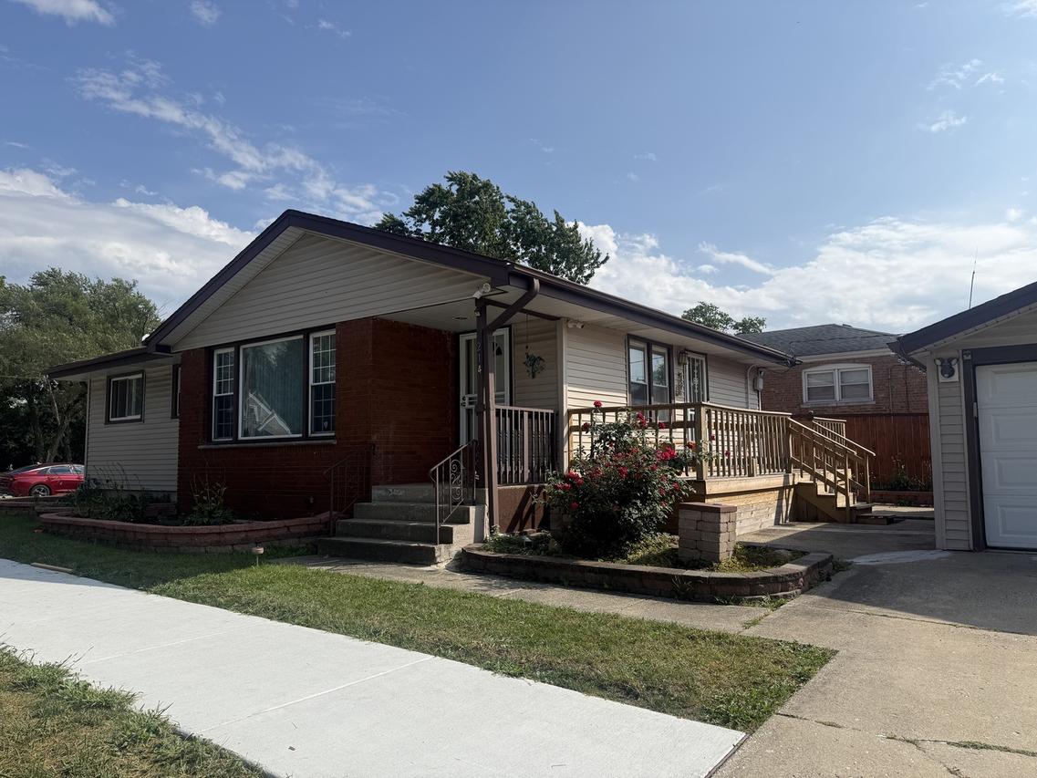 214 Eastgate Ave., Chicago Heights, IL 60411