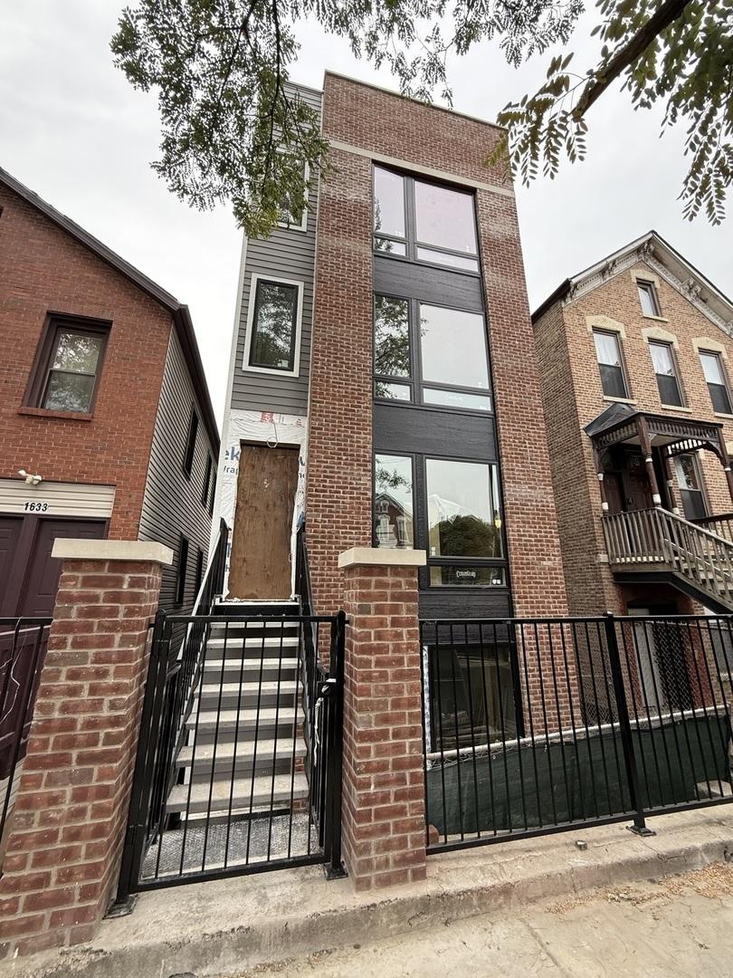 1635 W 21st Pl. #3, Chicago, IL 60608