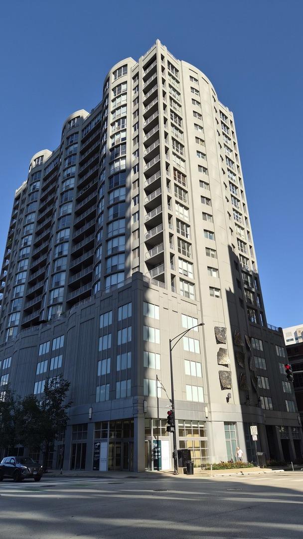 600 N Dearborn St. #1709, Chicago, IL 60654